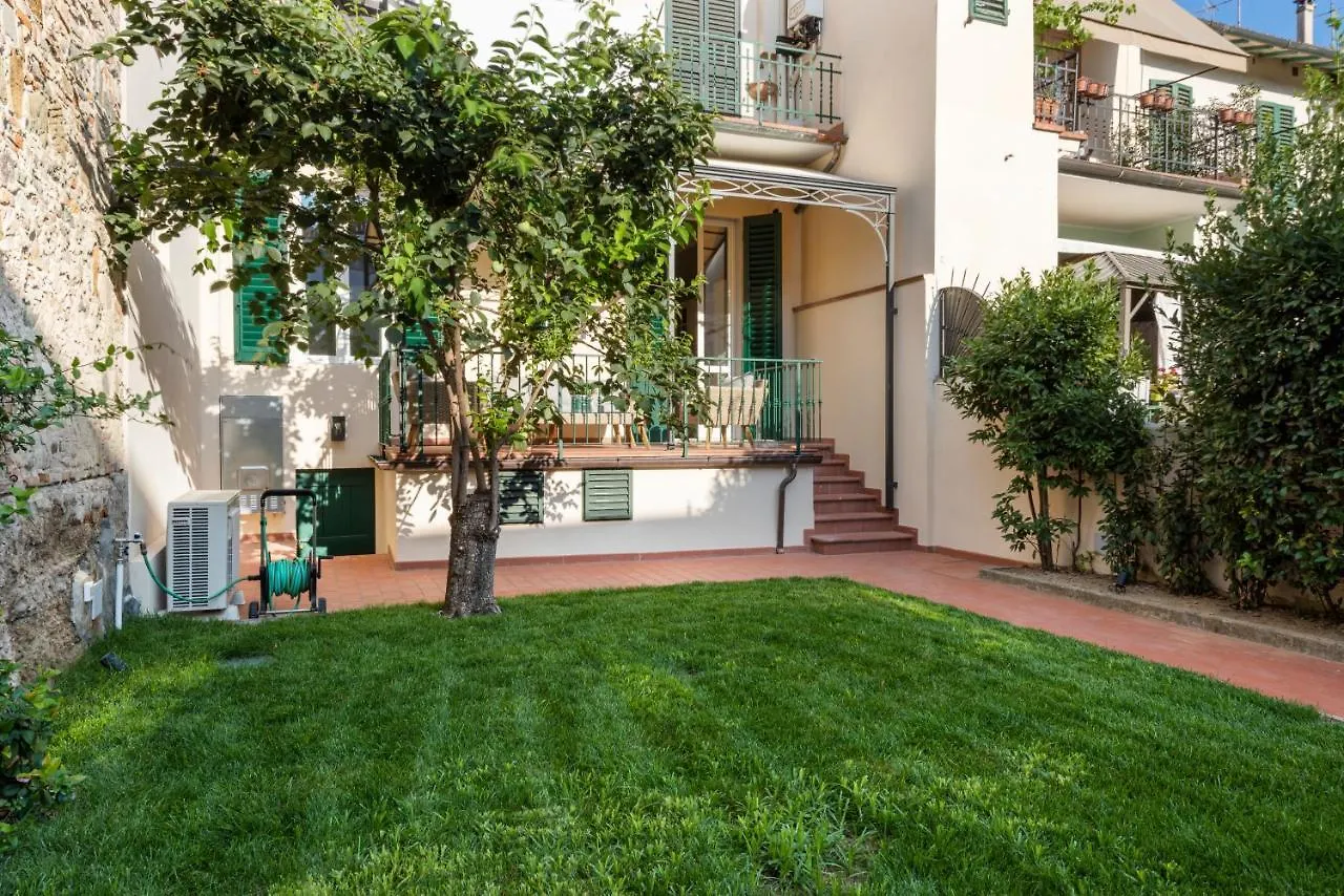 Dimora San Frediano, Oltrarno'S Gem With Patio Appartement Florence